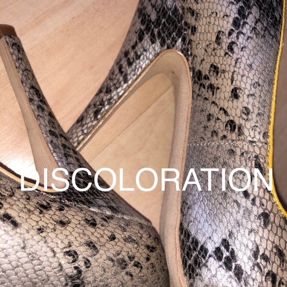 5|48 Snake embossed heel peep toe heel. - Picture 6 of 9